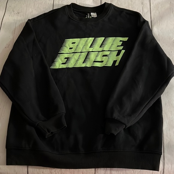 Billie Eilish - Picture 2 of 4